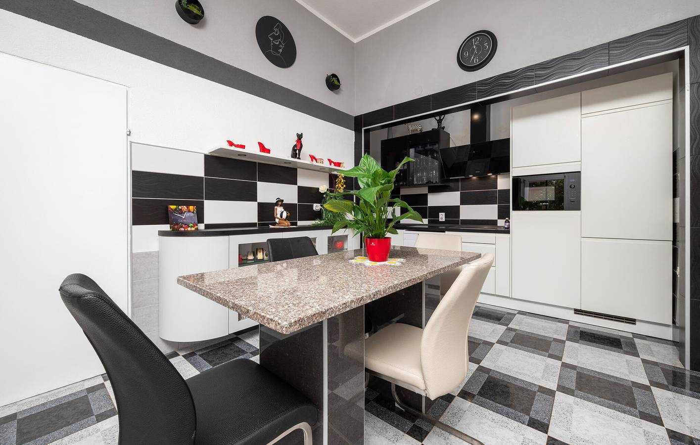 Ganze Ferienwohnung, Gemütliche 2-Zimmer-Wohnung mit WLAN und Terrasse, in der Nähe des Stadtzentrums von Sisan in Sisan, Südküste Istrien
