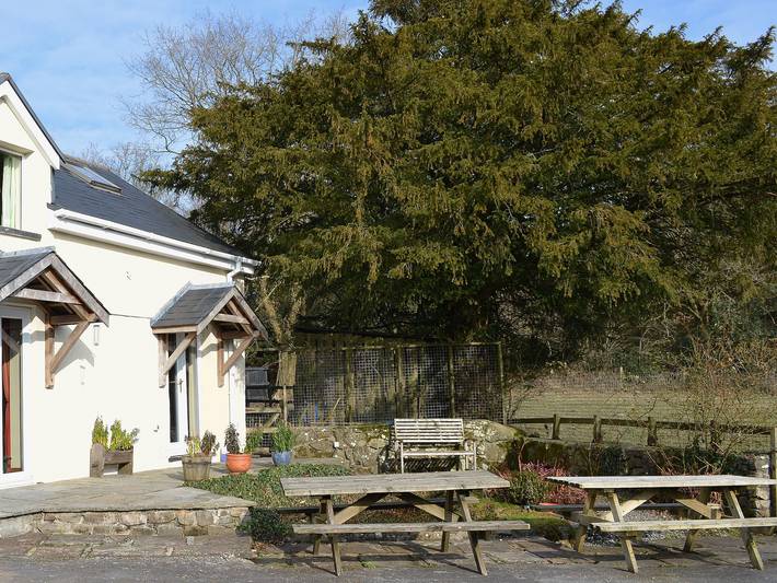 Cottage for 2 people, with garden, with pets in Carmarthenshire