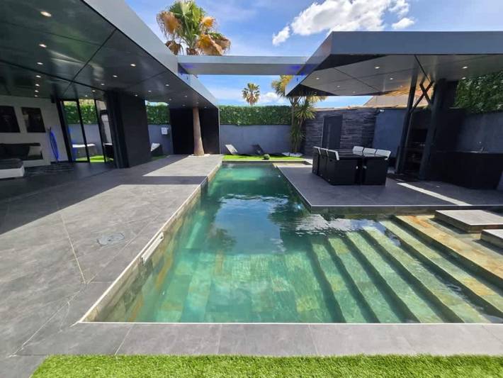 Location de vacances pour 7 personnes, avec piscine à Lignan-sur-Orb