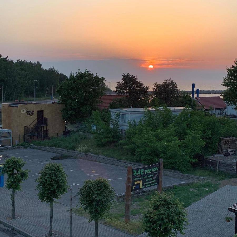 Ganze Ferienwohnung, Dom Wczasowy Portowa Przystań 150m od plaży in Mrzeżyno, Powiat gryficki
