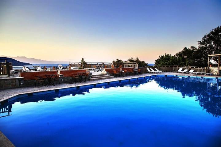 Hotel für 2 Personen, mit Balkon und Terrasse sowie Garten und Kinderpool