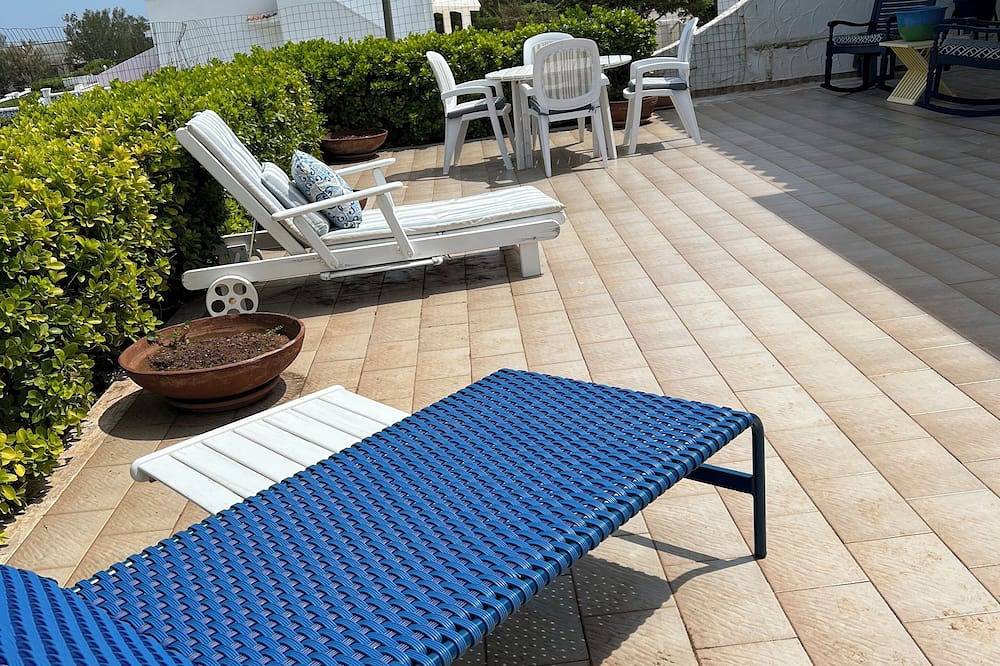 Sweet Dreams Villanova Gorgeous Beachfront Villa with incredible view of the sea in Marina di Ostuni, Salento