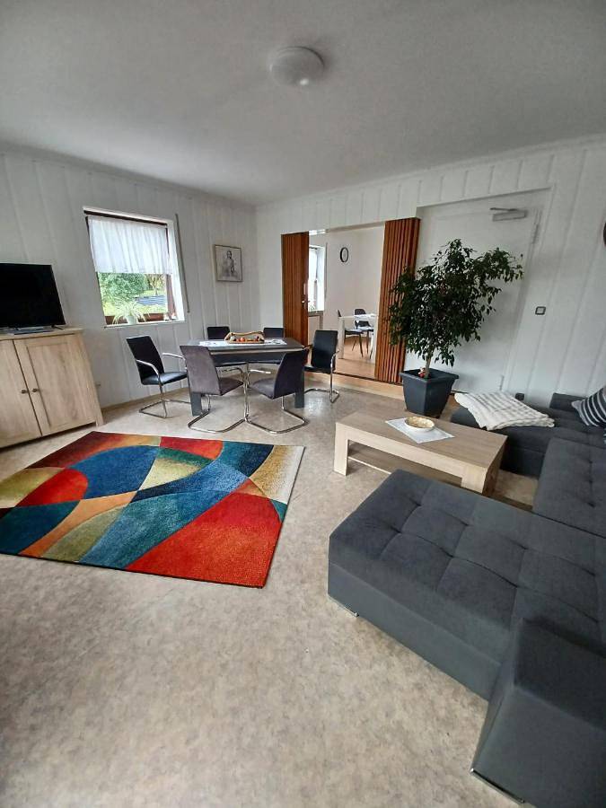 Ganze Wohnung, Ferienwohnung Sir Henri -ehemals Fröhlich in Silberborn, Holzminden