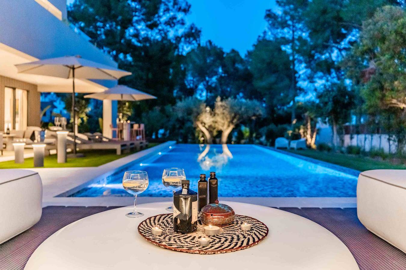 Villa 'Gotmar Beach Is A Modern' avec piscine privée, Wi-Fi et climatisation in Port de Pollença, Pollença
