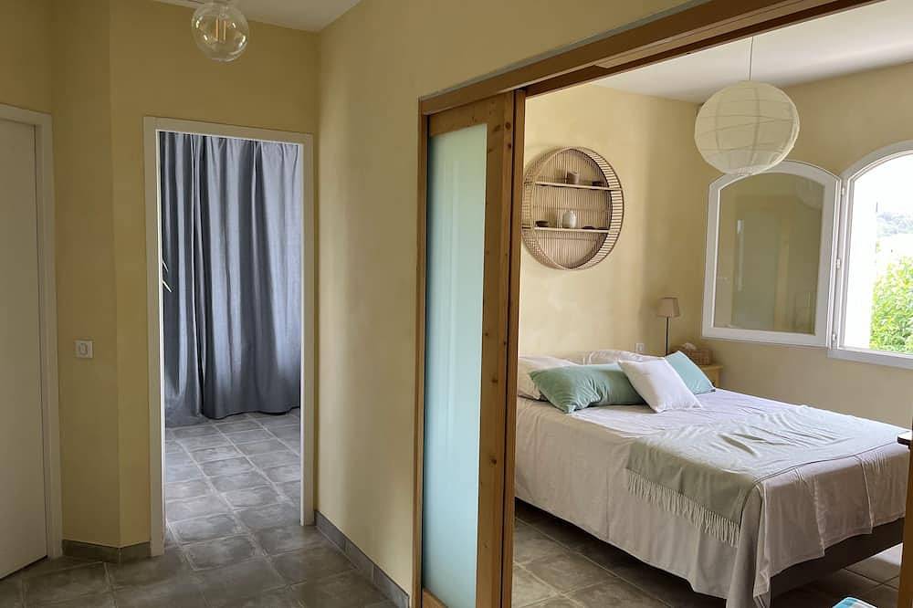 Wonderful villa with heated pool near the Mont Ventoux in Pernes-les-Fontaines, Vaucluse