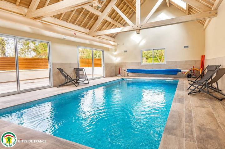 Vakantiehuis voor 16 personen, with Balkon and Terras as well as Tuin and Zwembad in de Champagne-Ardenne