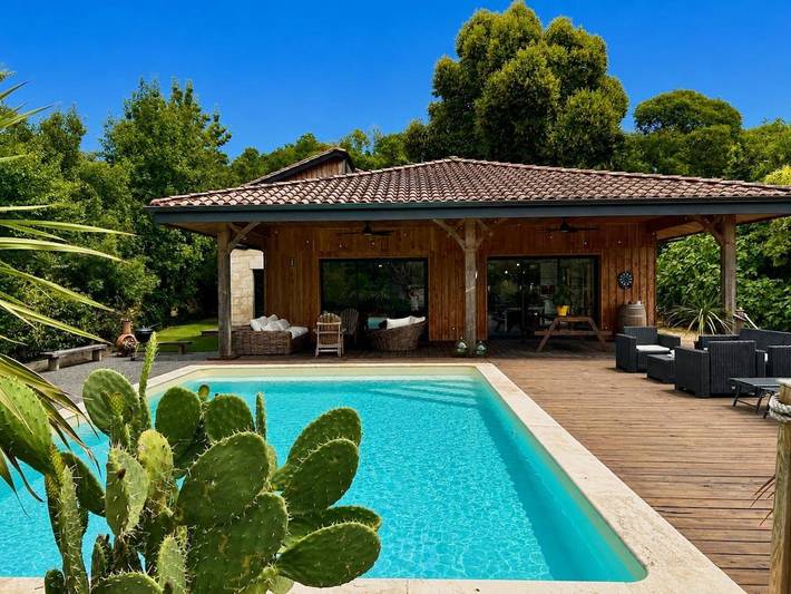 Maison de vacances pour 8 personnes, avec Terrasse ainsi que Jardin et Piscine à Latresne