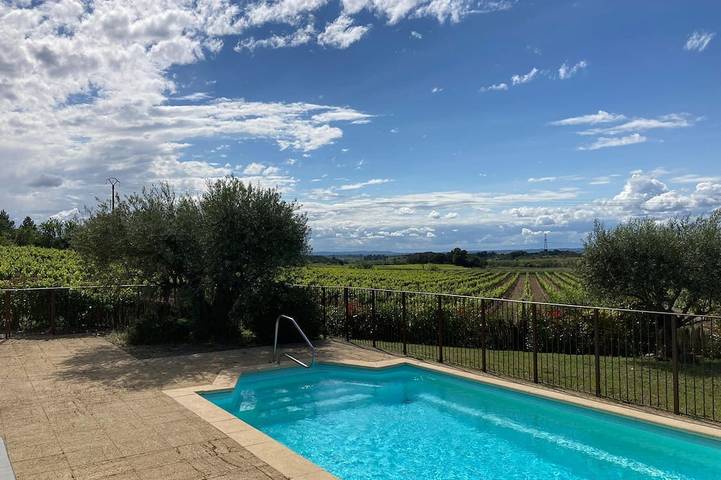 Villa pour 8 personnes, avec jacuzzi et piscine ainsi que jardin et terrasse - 1
