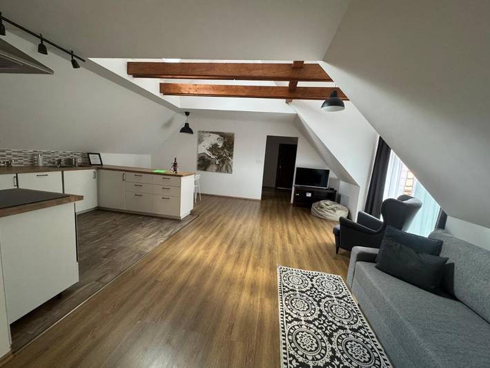 Appartement de vacances pour 6 personnes, avec jardin ainsi que sauna et jacuzzi