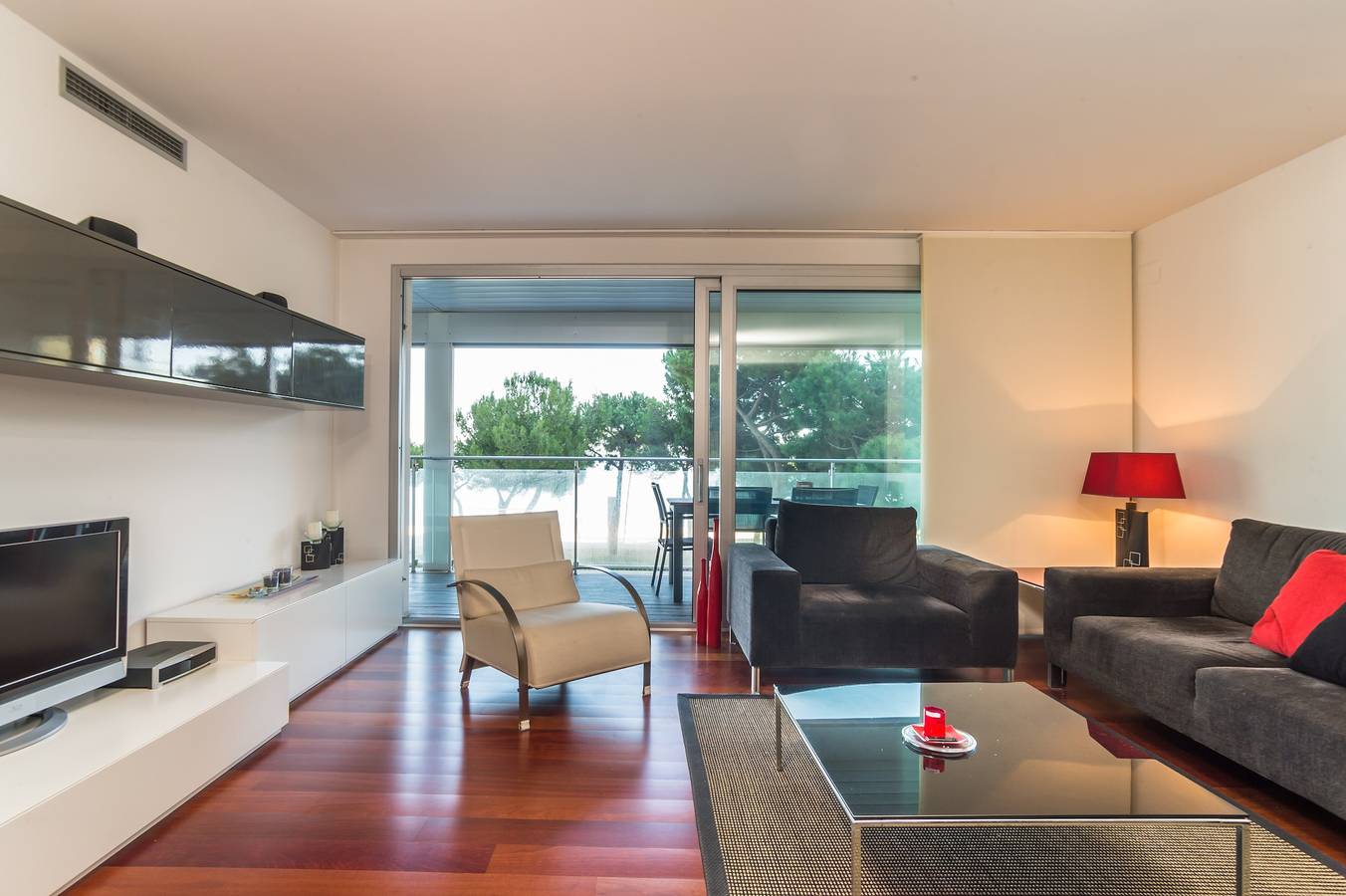 Appartamento intero, Appartamento di vacanza "Nereides" con vista mare, piscina in comune e Wi-Fi in Platja d'Aro, Costa Brava