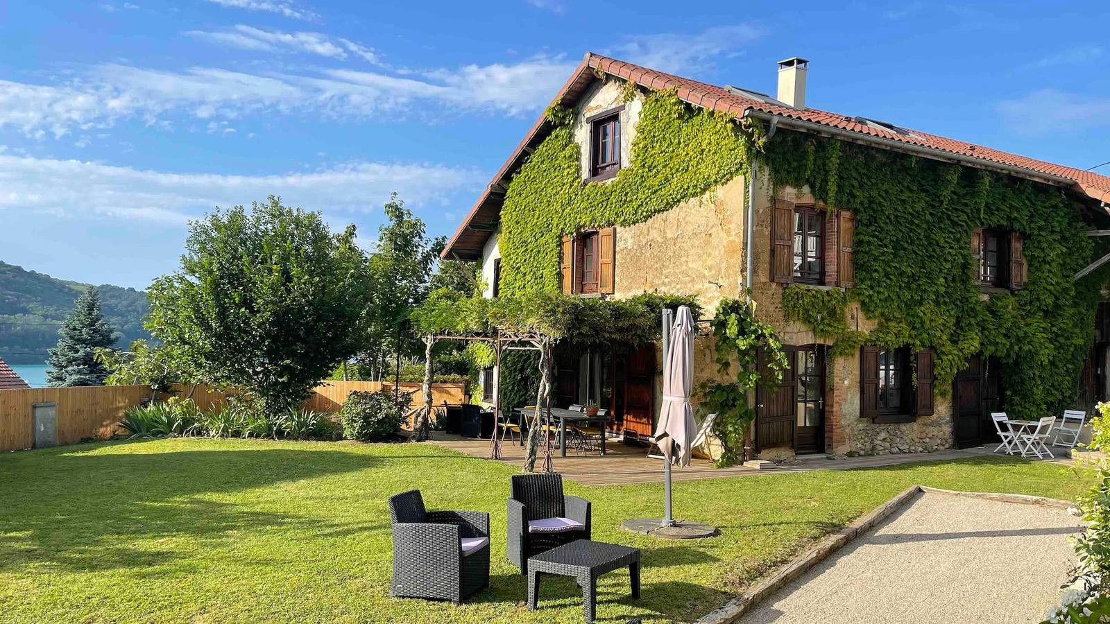 House 'La Ferme Tchoukar' 10 Minutes' Walk from the Lake in Bilieu, Lake Paladru