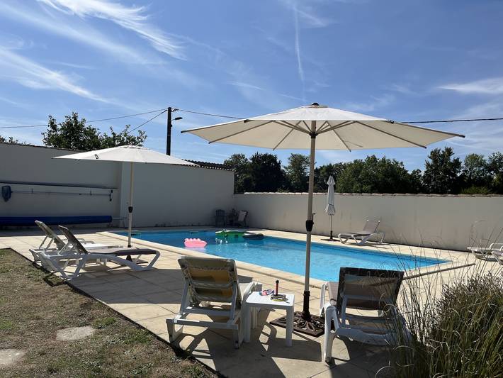 Gîte pour 6 personnes, avec piscine à Chef-Boutonne - 3