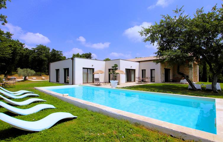 Location de vacances pour 8 personnes à Grignan