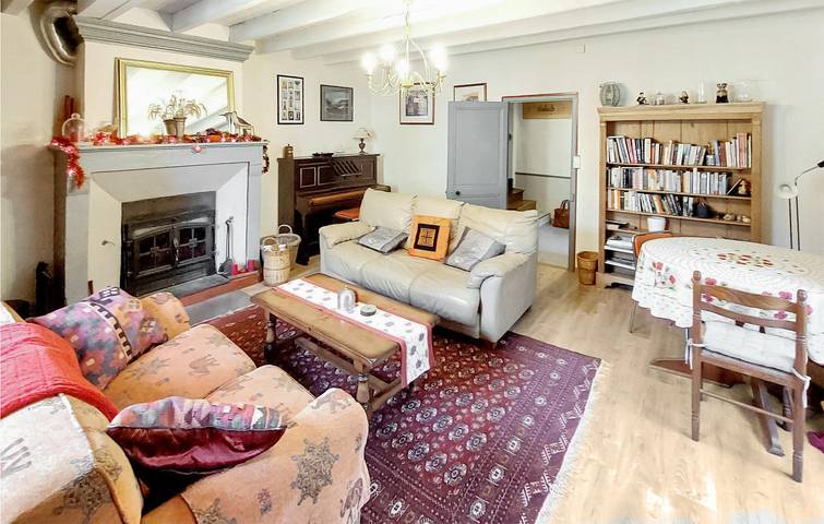 Location de vacances pour 6 personnes, avec terrasse et jardin, adapté aux familles à Arçais - 2