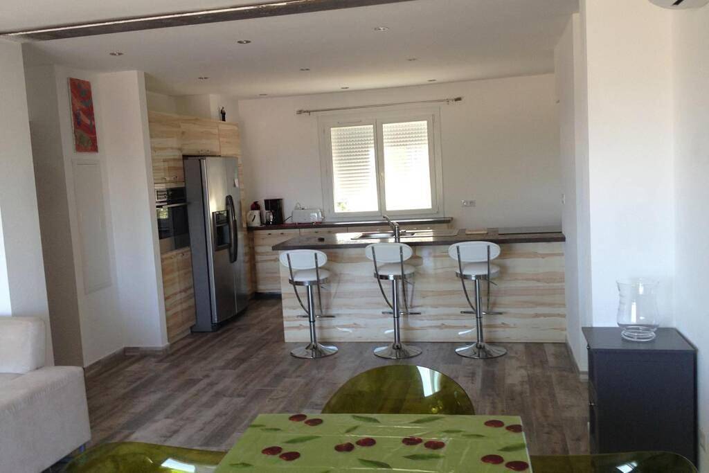Appartement entier, Three-Bedroom Apartment in Ghisonaccia, Arrondissement de Corte