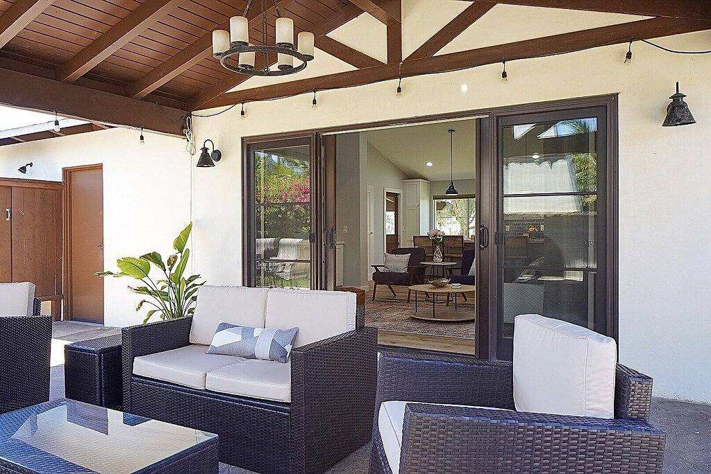 Gorgeous Detached Custom Craftsman Home - Walk to Beach! in Encinitas, San Diego County