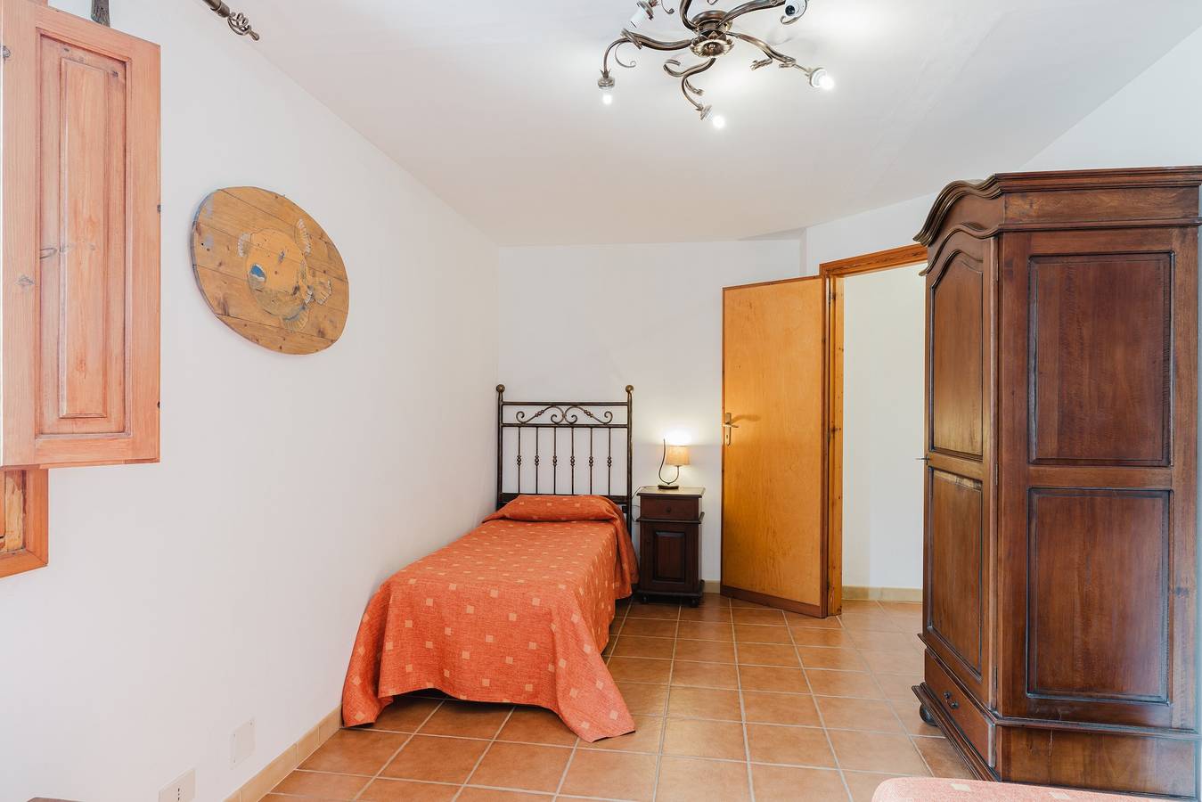 Ferienwohnung 'Geranio' mit Gemeinschaftsgarten, Wi-Fi und Klimaanlage in Castelluzzo, Custonaci