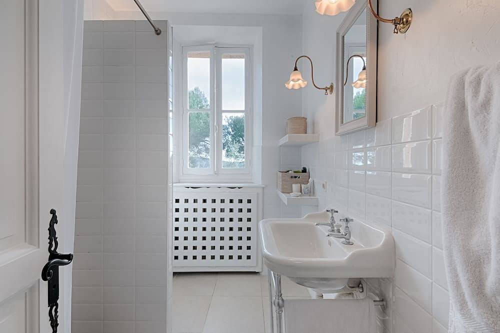 Provencal House, Private Pool, Sea View in Tourrettes-sur-Loup, Cannes region