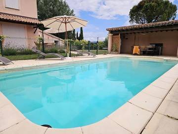 Cottage pour 8 personnes, avec terrasse ainsi que jardin et piscine à Chamaret