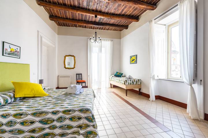 Vacation rental for 10 people, with Balcony in Naples