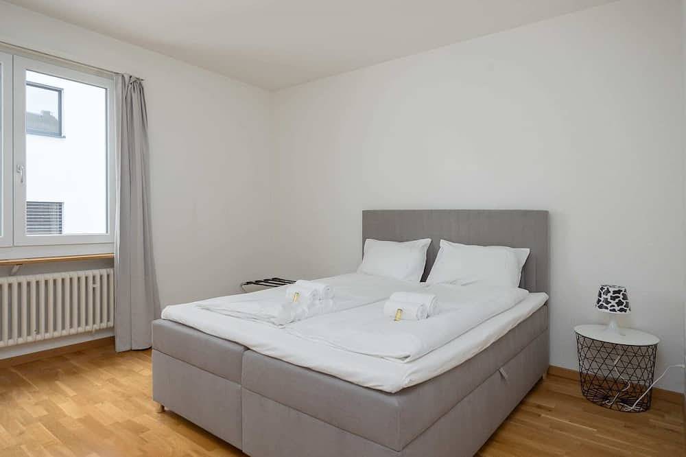 Entire apartment, Downtown Dream: 3.5Br with Balcony and Style Ba31 in Zurich, Zurich district