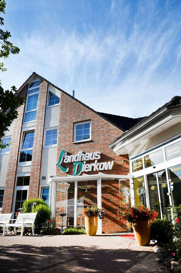 Hotel für 2 Personen, mit Terrasse und Garten in Dierkow - 4