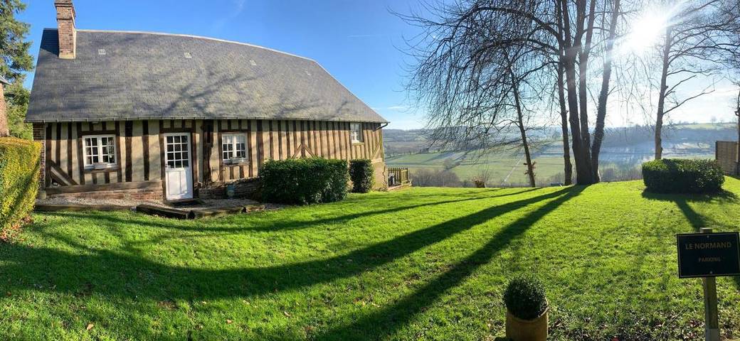 Location de vacances pour 5 personnes, avec Balcon et Terrasse ainsi que Jardin et Vue à Vimoutiers