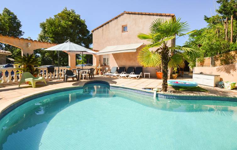 Appartement confortable avec piscine, Wi-Fi et parking près de la rivière La Gravona in Cuttoli-Corticchiato, Région d'Ajaccio
