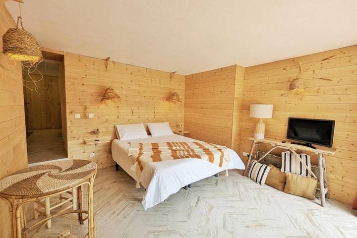 Chambre d’hôte pour 6 personnes, avec piscine ainsi que jardin et vue, animaux acceptés dans les Pyrénées-Orientales - 2