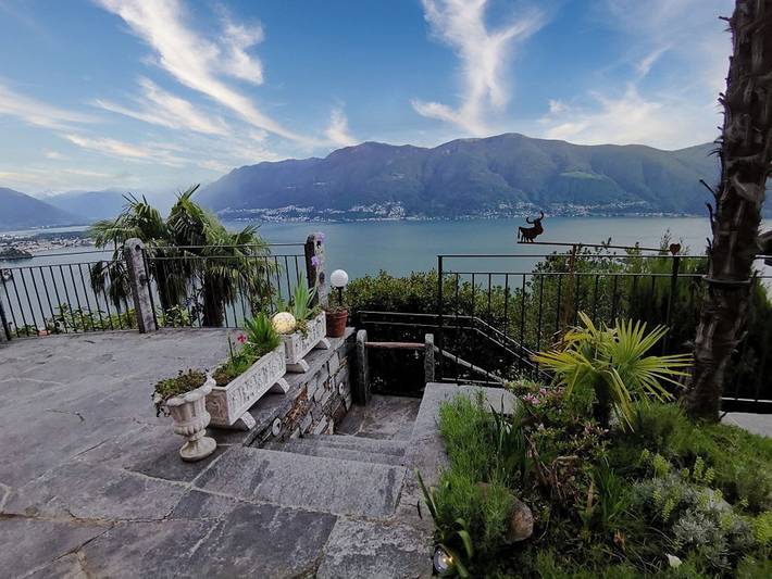 Ferienhaus für 4 Personen, mit Seeblick und Ausblick sowie Terrasse und Garten in der Schweiz - 2