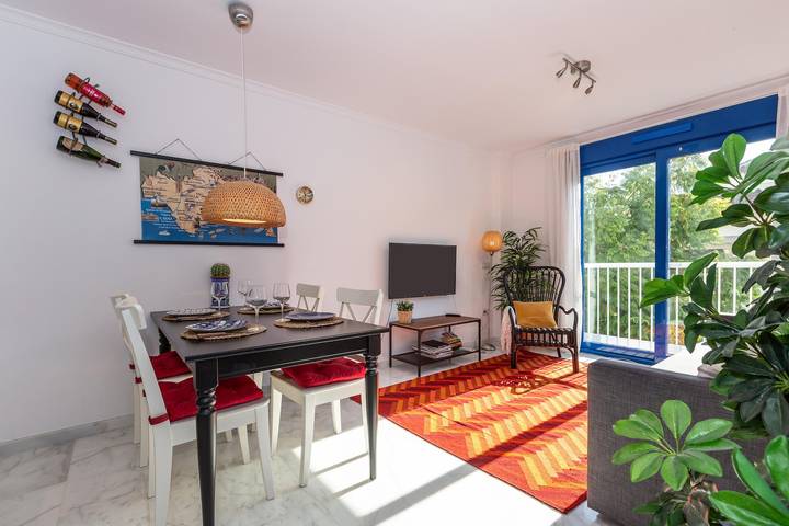 Entire apartment, Apartamento Las Salinas with A/C & Wi-Fi in Los Boliches, Fuengirola