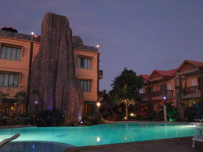 Hôtel pour 2 personnes, avec terrasse et vue ainsi que jardin et piscine