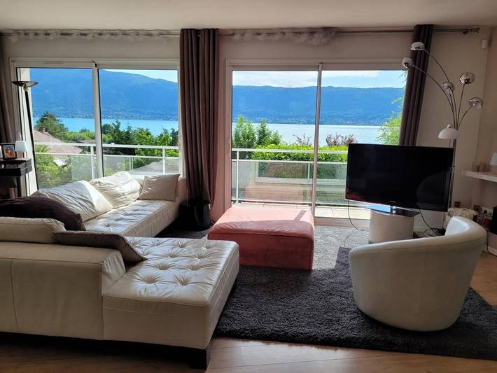 Villa pour 8 personnes, avec vue sur le lac et piscine ainsi que jardin et vue à Veyrier-du-Lac - 4