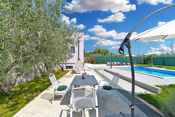 Ferienhaus für 6 Personen, mit Pool und Terrasse in Medulin - 2