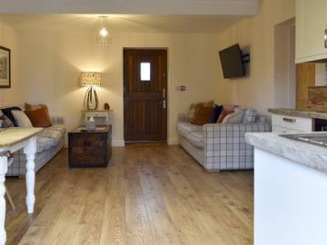 Cottage for 4 People in Staffordshire, West Midlands, Photo 1