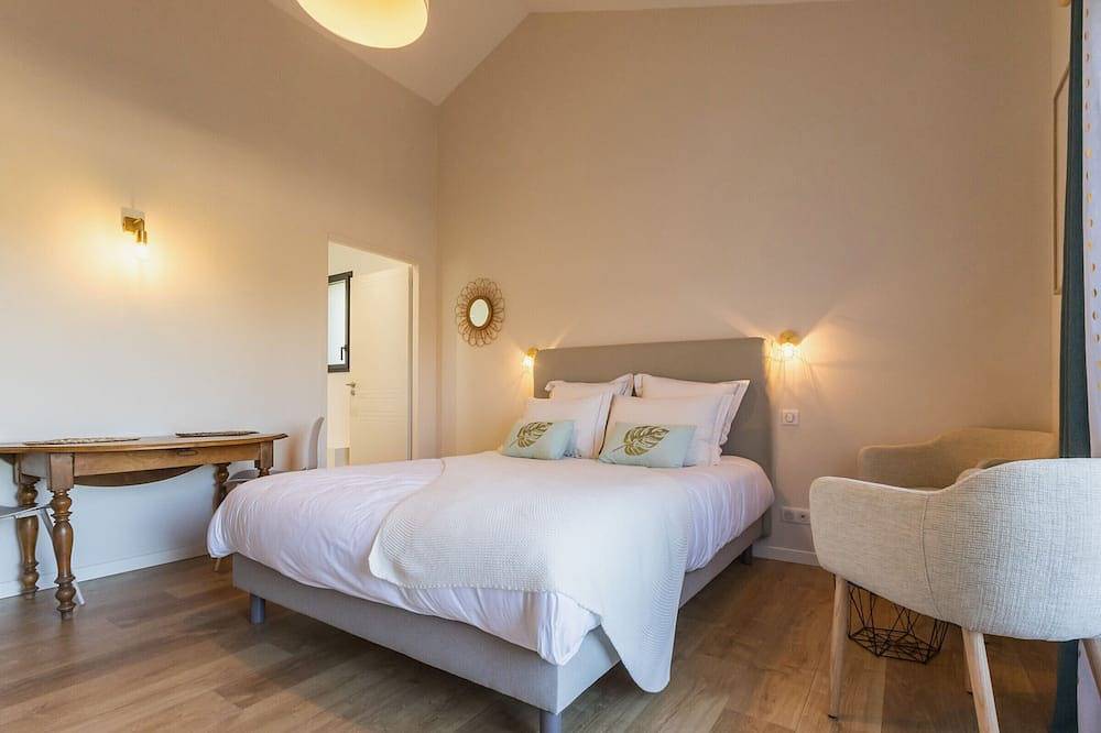 Estudio Jungle con terraza y piscina climatizada cerca de Nantes in Planète Sauvage, Port-Saint-Père