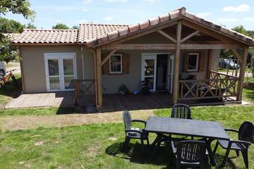 Gîte pour 6 personnes, avec piscine à La Chapelle-Hermier