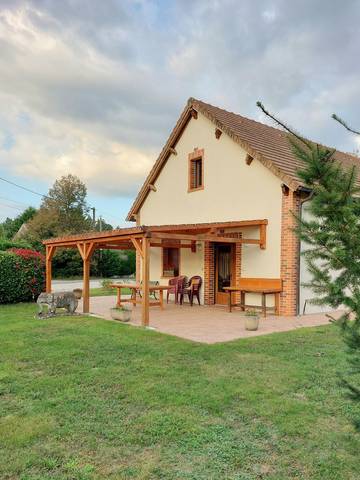 Gîte pour 20 personnes, avec terrasse et jardin à Saint-Viâtre