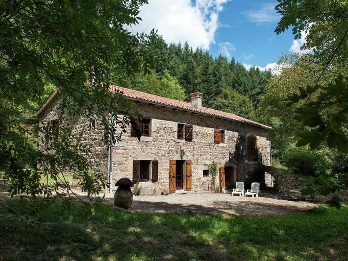 Villa for 6 personer, med Terrasse og Innsjøutsikt i Ardèche