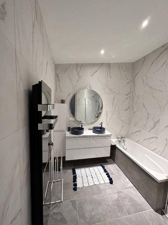 Location de vacances pour 9 personnes, avec terrasse et vue à Les Attaques - 4