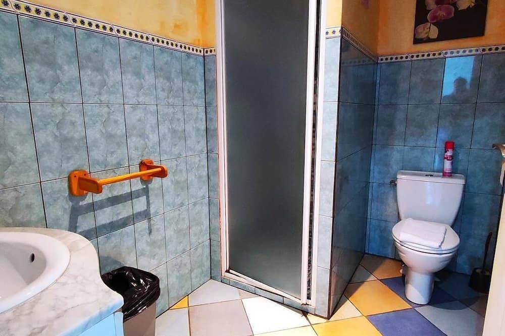 Ganze Wohnung, Doppelzimmer 5 Minuten von Sarlat entfernt in ruhiger Lage - Mit Pool in Vitrac, Périgord Noir