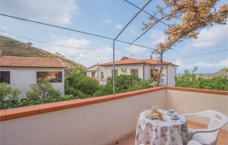 Ferienhaus für 7 Personen, mit Terrasse und Garten in Pomonte - 2