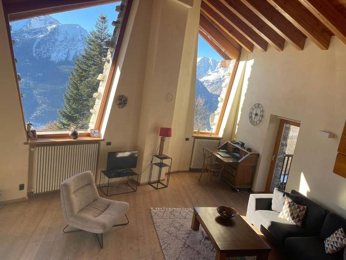 Apartamento para 4 personas, con vistas y jardín en Comune di La Salle