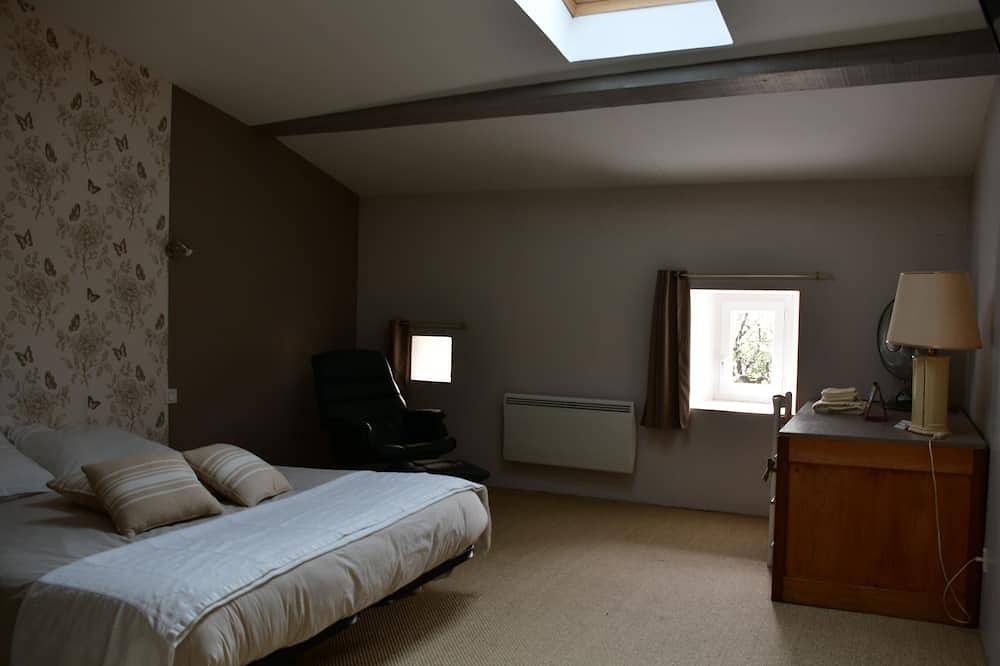 Le Relais de Chavagné, gîte 3 étoiles avec 2 chambres pour 4 personnes in La Crèche, Région de Niort