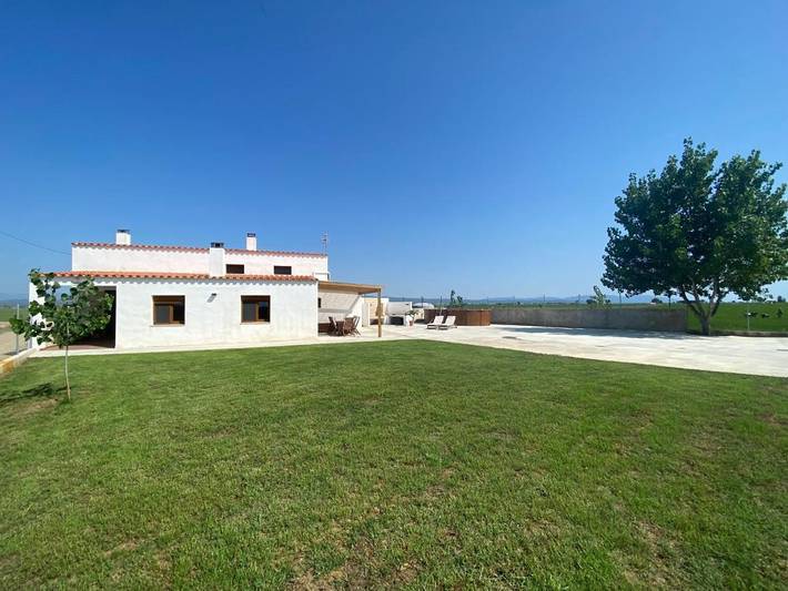 Chalet para 8 personas, con Terraza y Jardín además de Piscina y Vistas en Delta del Ebro