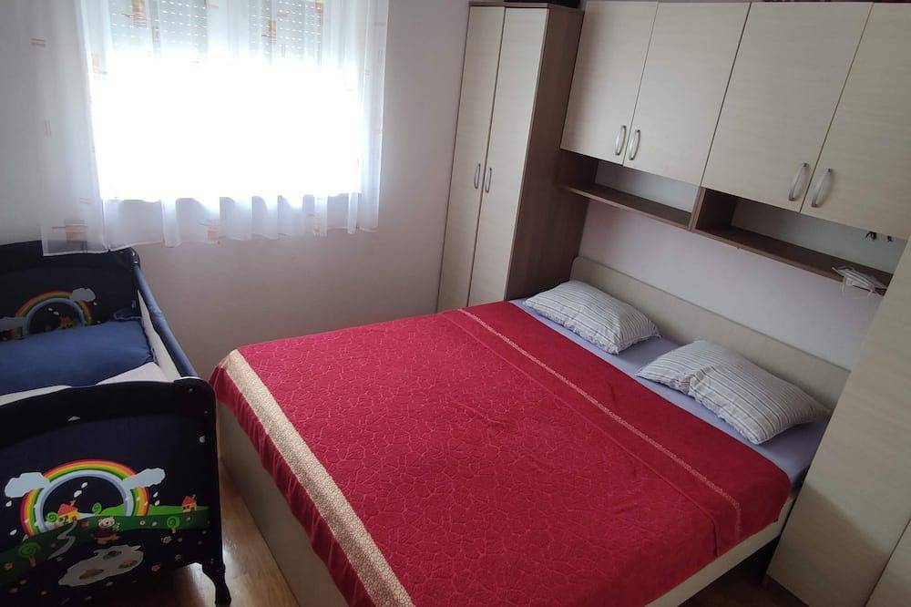 Ganze Wohnung, Cozy apartment few meters from the beach! in Promajna, Makarska Riviera