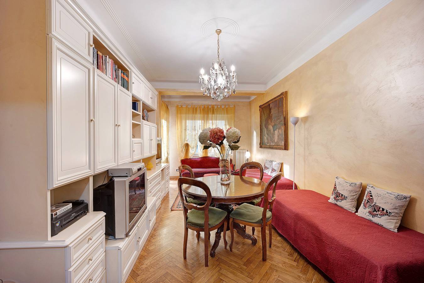 Entire apartment, Apartment 'Casa di Pina a Sanremo' with Balconies & Wi-Fi in San Remo, Sanremo Municipality