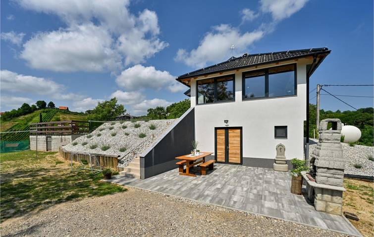 Gemütliche 2-Zimmer-Wohnung mit Pool, Terrasse und WLAN in der Nähe des Flusses Plitvica in Varazdin