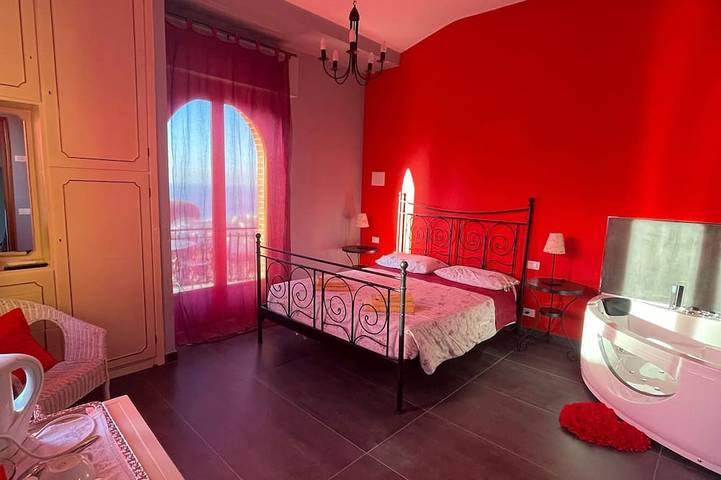 Villa Gaia - private pool with solarium & barbecue in Bordighera, Riviera di Ponente