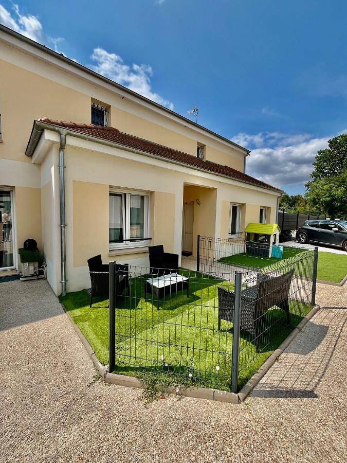 Three-Bedroom House in Montévrain, Seine-et-Marne